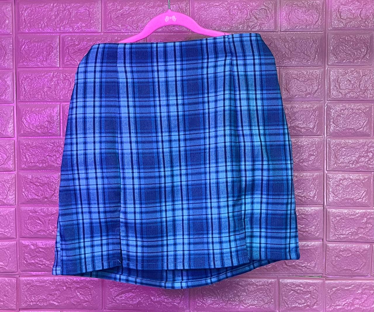 Falda a cuadros azul